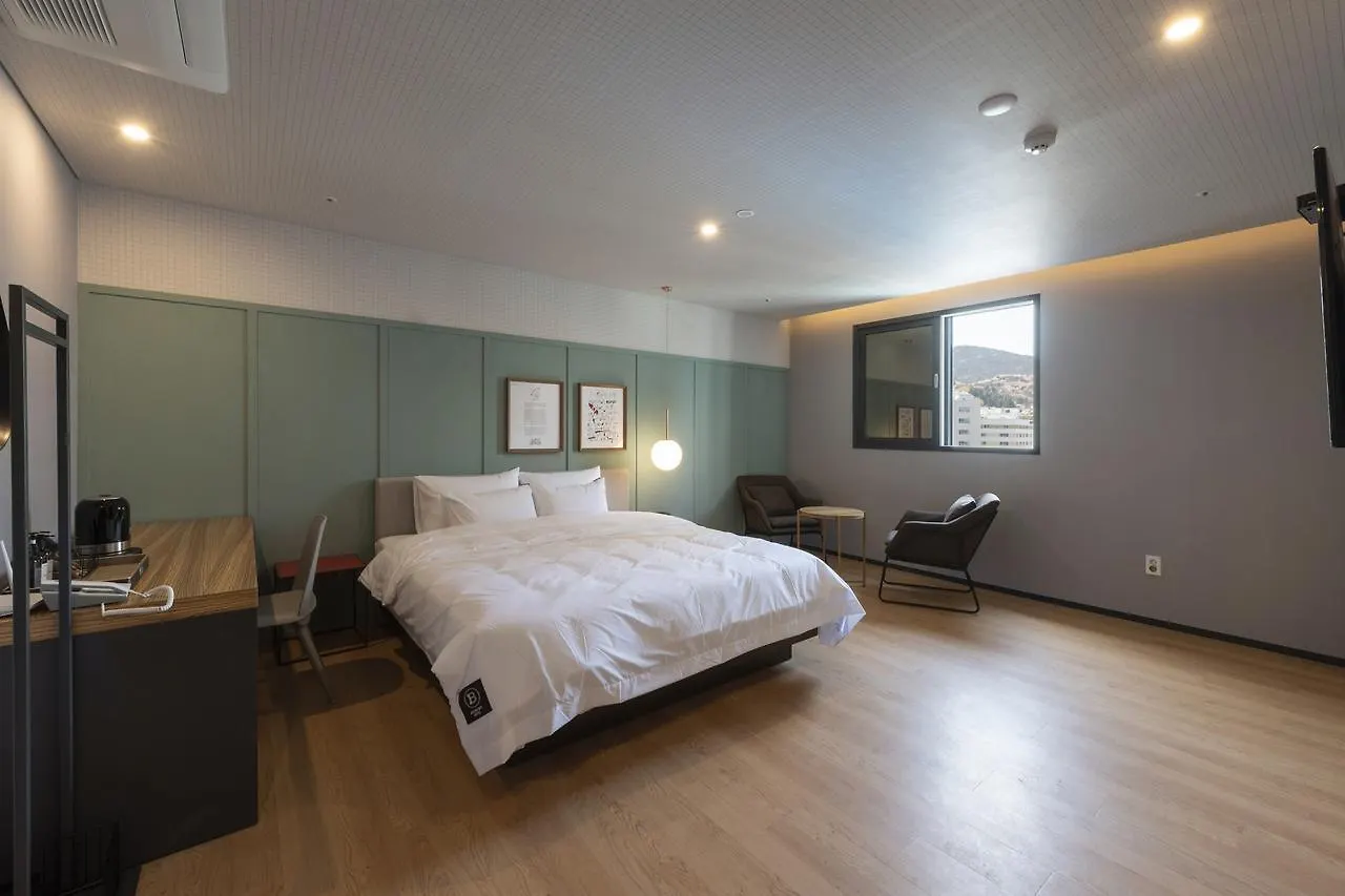Seomyeon Brown-Dot Hotel Gold Пусан