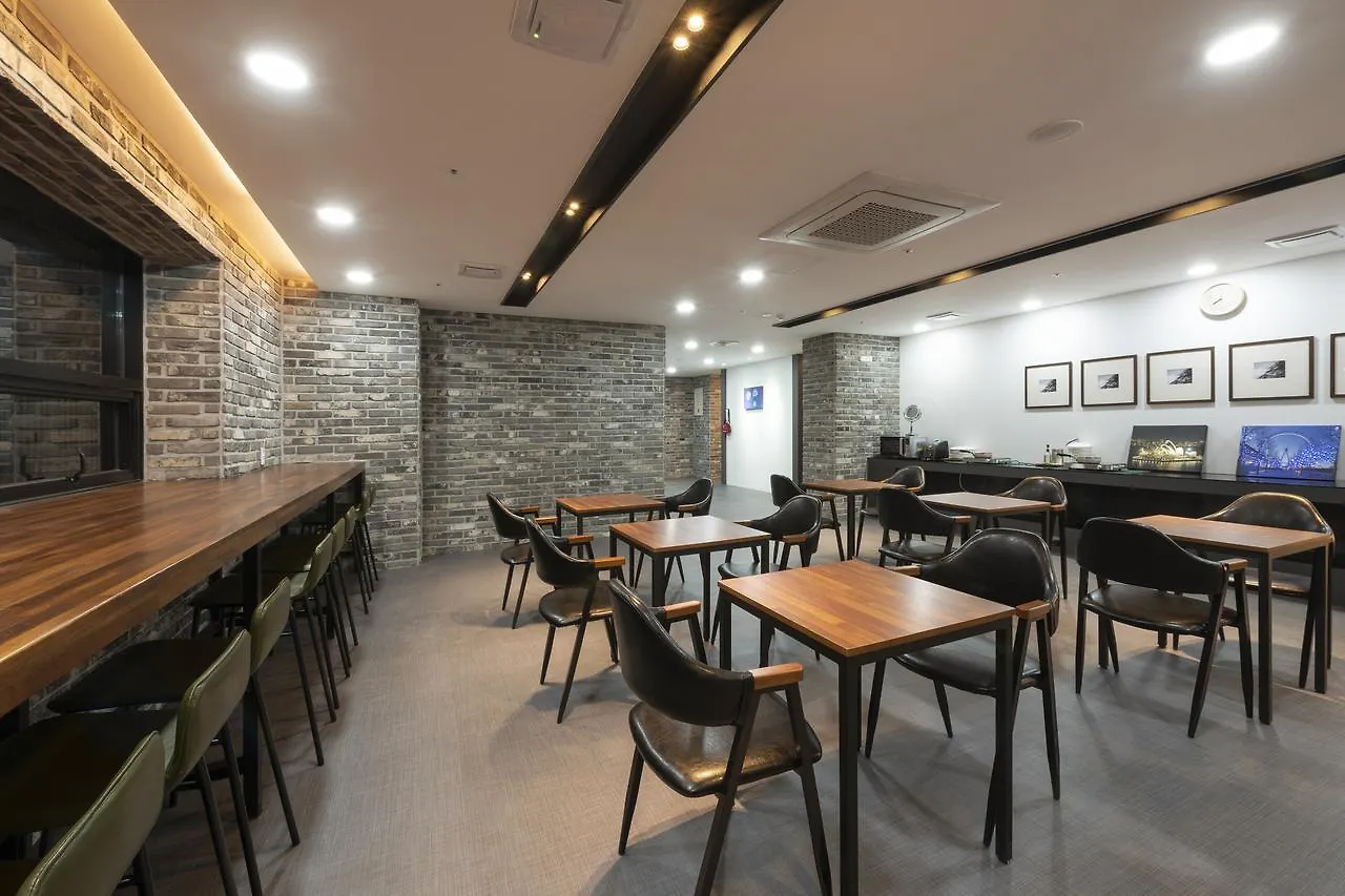 Seomyeon Brown-Dot Hotel Gold Пусан 3*,