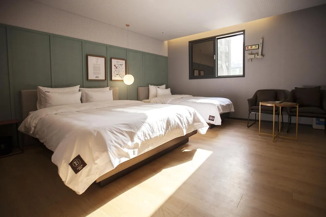 Seomyeon Brown-Dot Hotel Gold Пусан