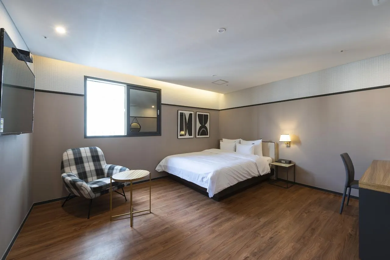 Seomyeon Brown-Dot Hotel Gold Пусан