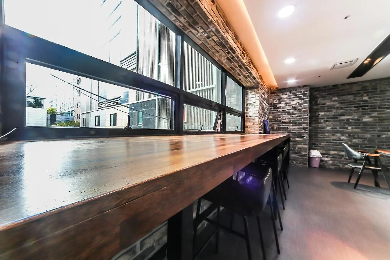 Seomyeon Brown-Dot Hotel Gold Puszan